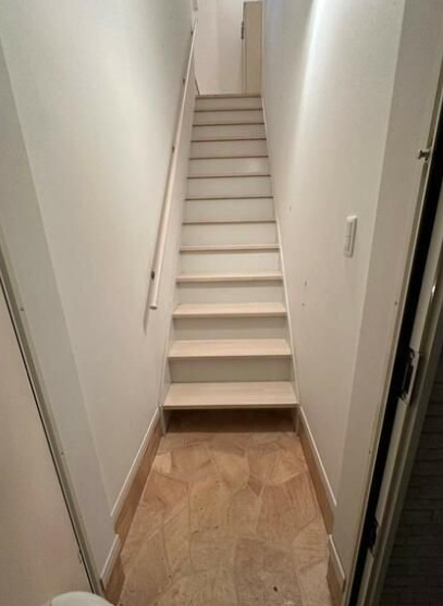 玄関　別部屋の画像を使用しております。