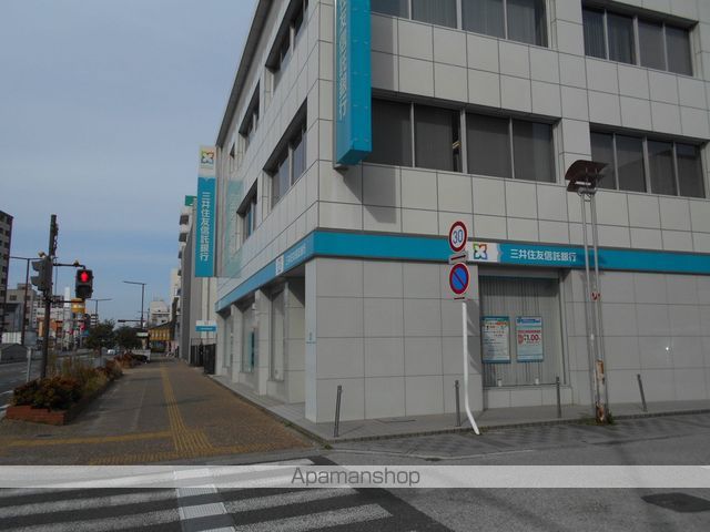 銀行　三井住友信託銀行（株）／四日市支店（銀行）まで424m