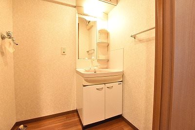 洗面設備　☆★　友達が来てても安心の脱衣所…シャンドレ付きです♪　★☆