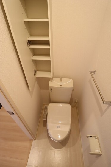 トイレ　※他号室の写真です