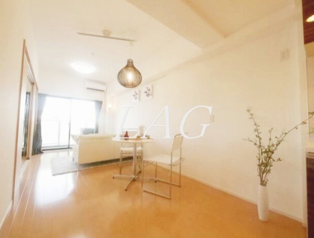 居室・リビング　洋室のお部屋です。（モデルルームです）