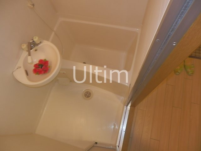 バス・シャワールーム　別部屋のお写真です。ご参考までに！