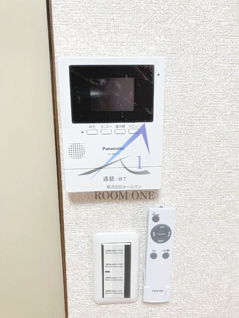 セキュリティ　モニター付きインターホンです。