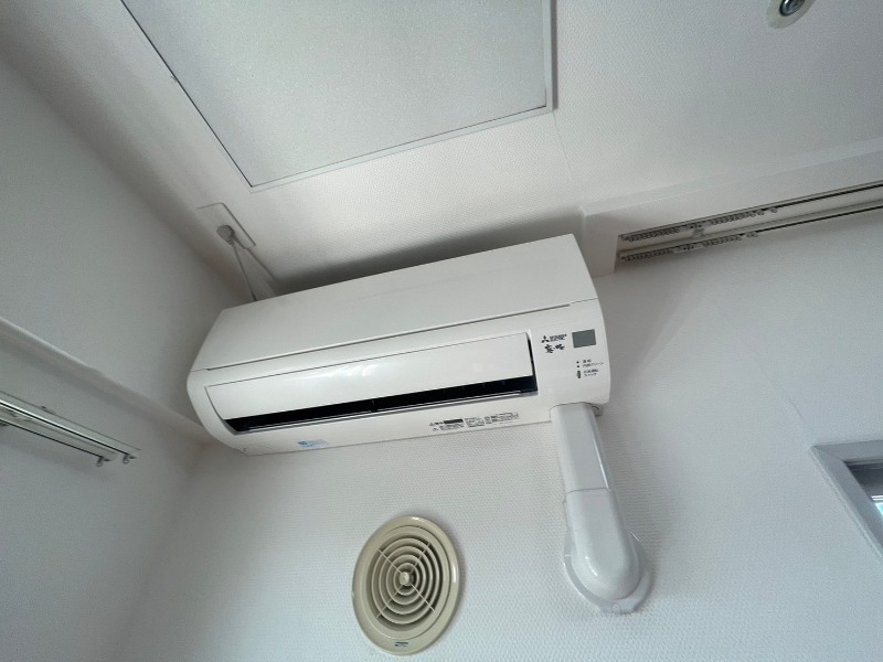 その他設備　オール電化物件ですのでこちらに電気温水器があります。