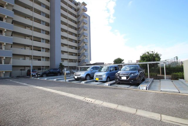 駐車場　駐車場
