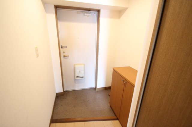 玄関　※別号室参考写真