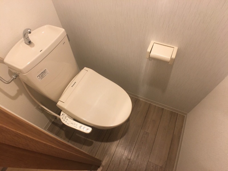トイレ　ウォシュレット機能がついたトイレ。安心して使用できますね。
