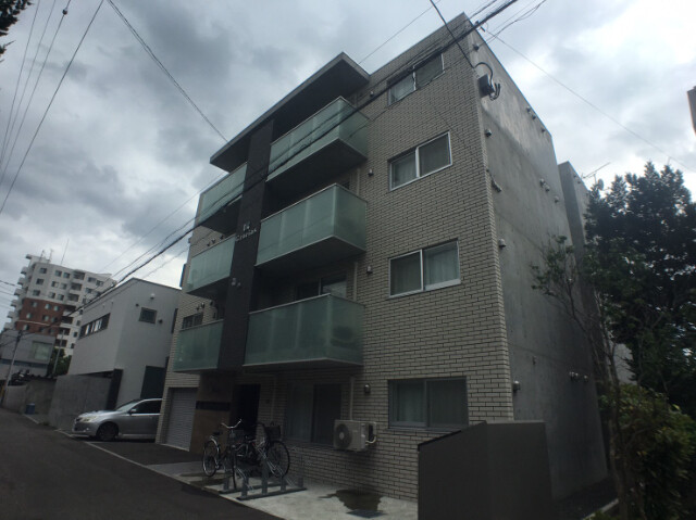建物外観　札幌市中央区南４条西「グラシアス円山」