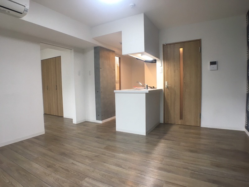 居室・リビング　広くてキレイなお部屋が広がっていて、充実した生活が送れそう。
