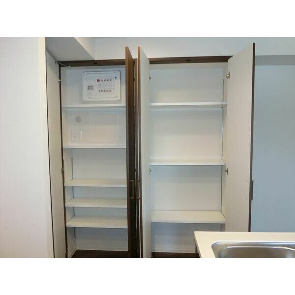 収納　※他のお部屋の参考写真です