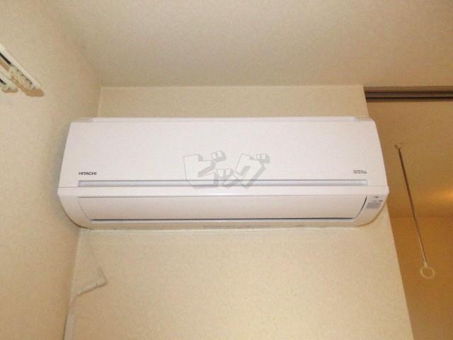 その他設備　夏もカラッと快適なエアコン付き♪