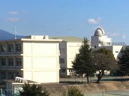 中学校　富士市立鷹岡中学校（中学校）まで1583m