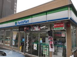 コンビニ　ファミリーマート 千種本山店（コンビニ）まで734m