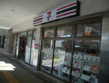 コンビニ　セブンイレブン勝どき駅前店（コンビニ）まで364m