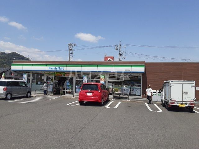 コンビニ　ファミリーマート静岡用宗店（コンビニ）まで855m