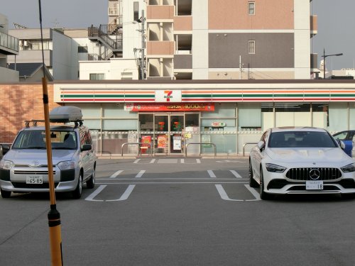 コンビニ　セブンイレブン 大阪太子橋1丁目店（コンビニ）まで582m