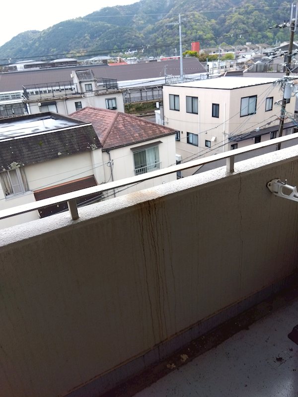 バルコニー　ルームクリーニング前写真