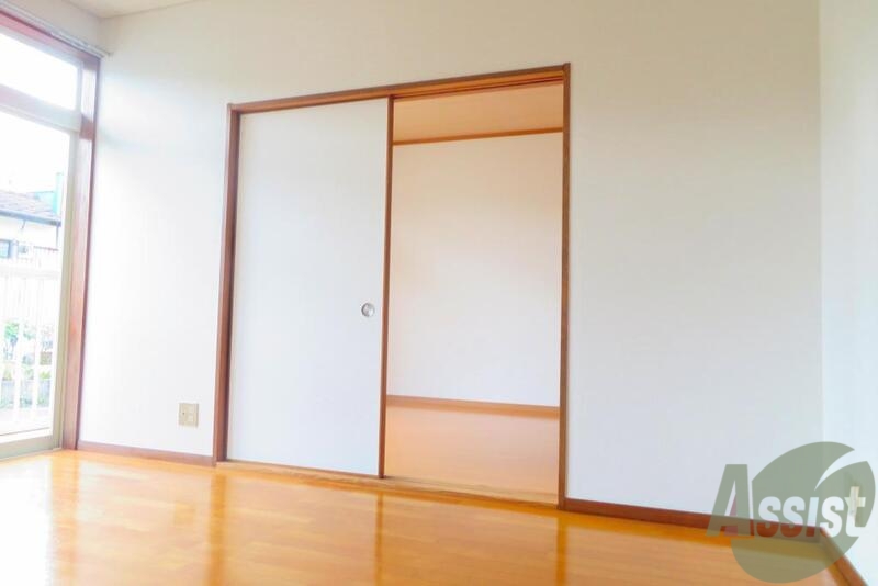 玄関　玄関から見たお部屋全体のお写真です。