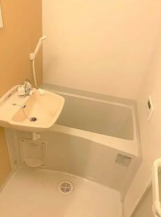 バス・シャワールーム　お風呂です。