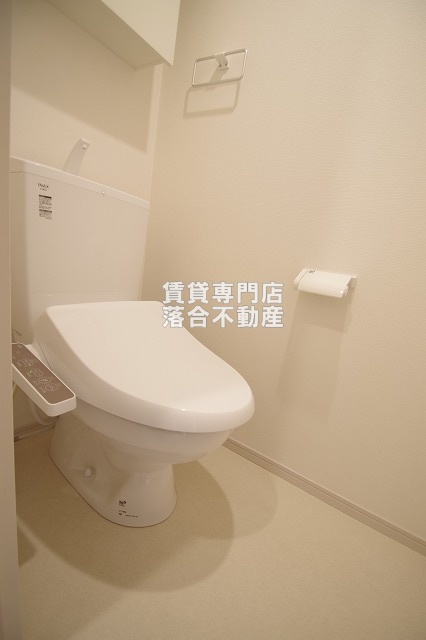 トイレ　温水洗浄暖房便座付き♪