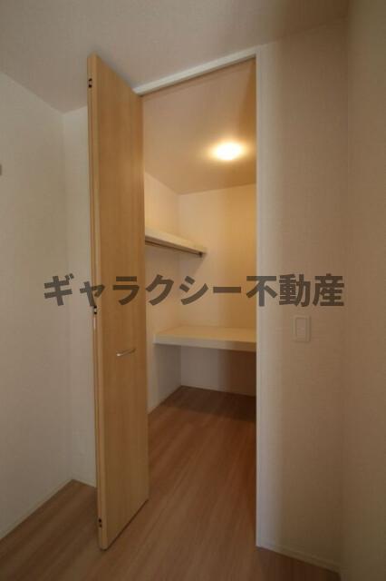収納　ウォークインクローゼット