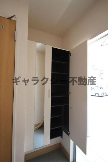 玄関　シューズボックス付き