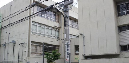 小学校　新宿区立鶴巻小学校（小学校）まで206m