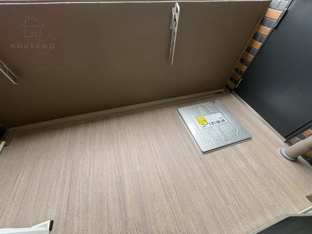 バルコニー　暖かな日差しのふりそそぐバルコニー