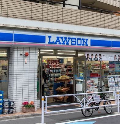 コンビニ　ローソン千駄ヶ谷一丁目店（コンビニ）まで549m