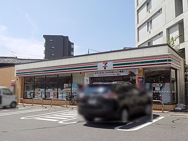 コンビニ　セブンイレブン（コンビニ）まで570m