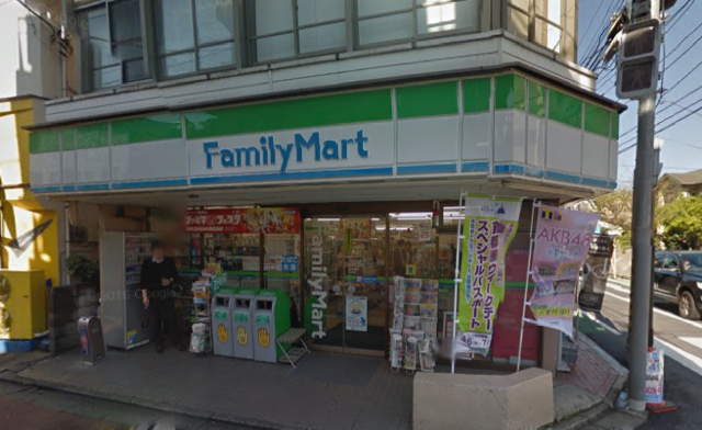 コンビニ　ファミリーマート 富士見ケ丘店（コンビニ）まで412m