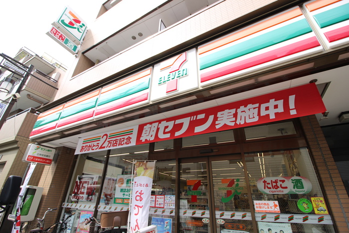 コンビニ　セブンイレブン（コンビニ）まで115m
