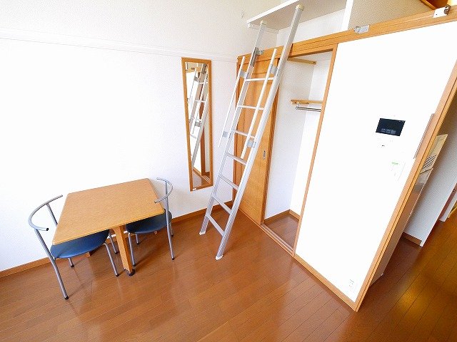 洗面設備　家具付き物件です