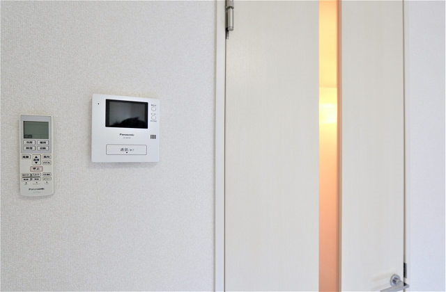 セキュリティ　来客の確認が出来るモニター付きです