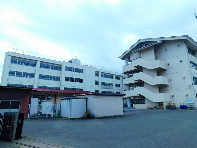 中学校　太田市立西中学校（中学校）まで4044m