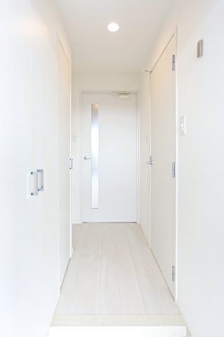 玄関　別号室のものになります。現状優先。
