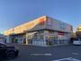 ドラックストア　ウエルシア四街道津の守店（ドラッグストア）まで215m