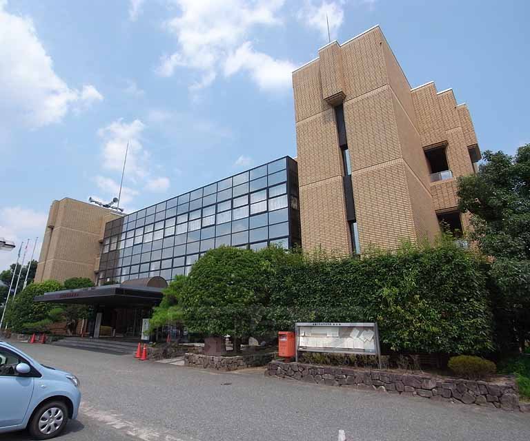 役所　木津川市役所　加茂支店（役所）まで404m