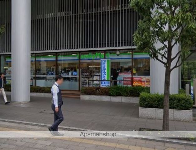 コンビニ　ファミリーマート（コンビニ）まで722m