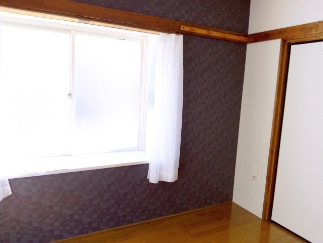 その他部屋・スペース　明るくも落ち着きのあるリビングです