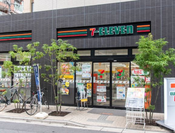 コンビニ　セブン-イレブン 赤坂氷川坂下店（コンビニ）まで138m