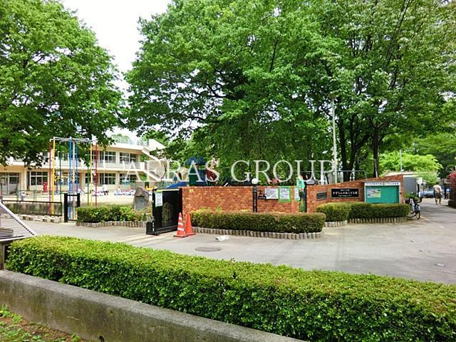 幼稚園・保育園　すずらん幼稚園（幼稚園・保育園）まで1019m