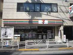 コンビニ　セブンイレブン渋谷神宮前2丁目西店（コンビニ）まで216m