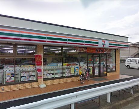 コンビニ　セブンイレブン（コンビニ）まで448m