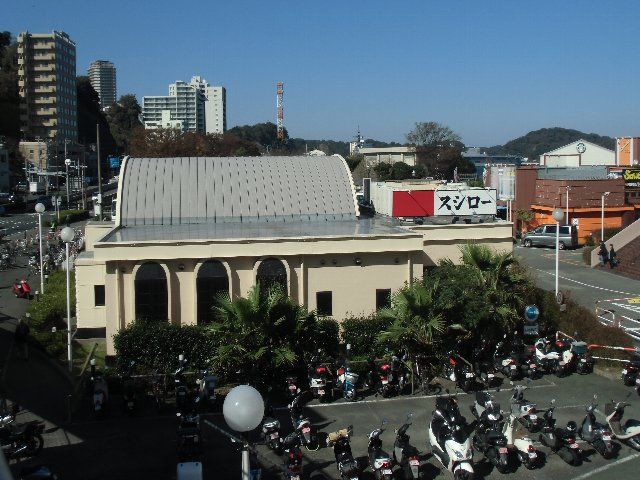飲食店　スシロー コースカ横須賀店（飲食店）まで612m