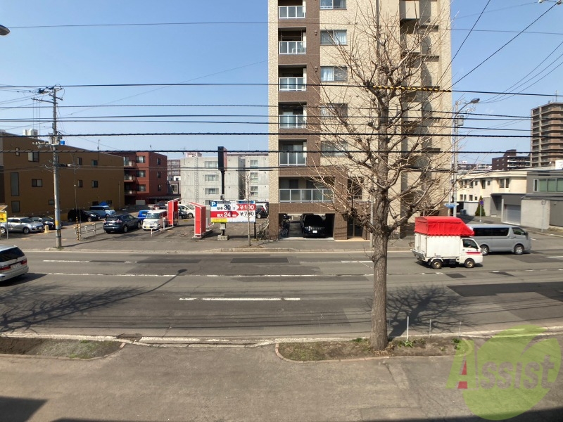 眺望　街中ですので建物はありますが風通しバッチリですよ！