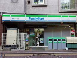 コンビニ　ファミリーマート笹塚二丁目店（コンビニ）まで216m