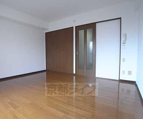 居室・リビング　広々とした部屋です。