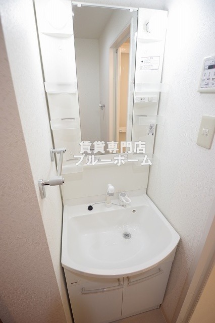 洗面設備　独立洗面台あります！