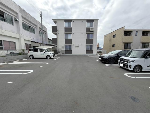 駐車場　駐車場